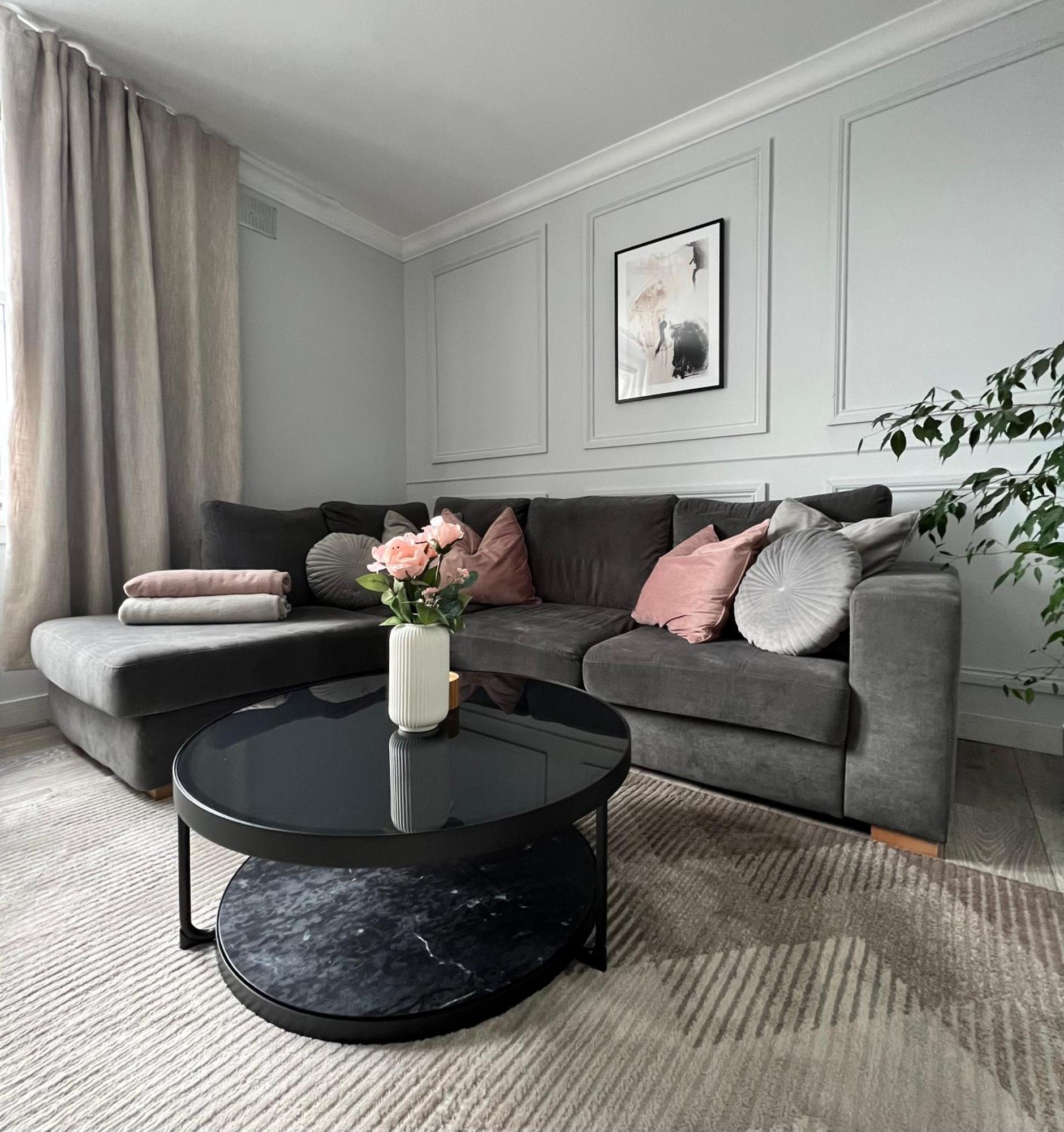 Modern 2-Bed Flat In Town Centre Apartment Оубън Екстериор снимка